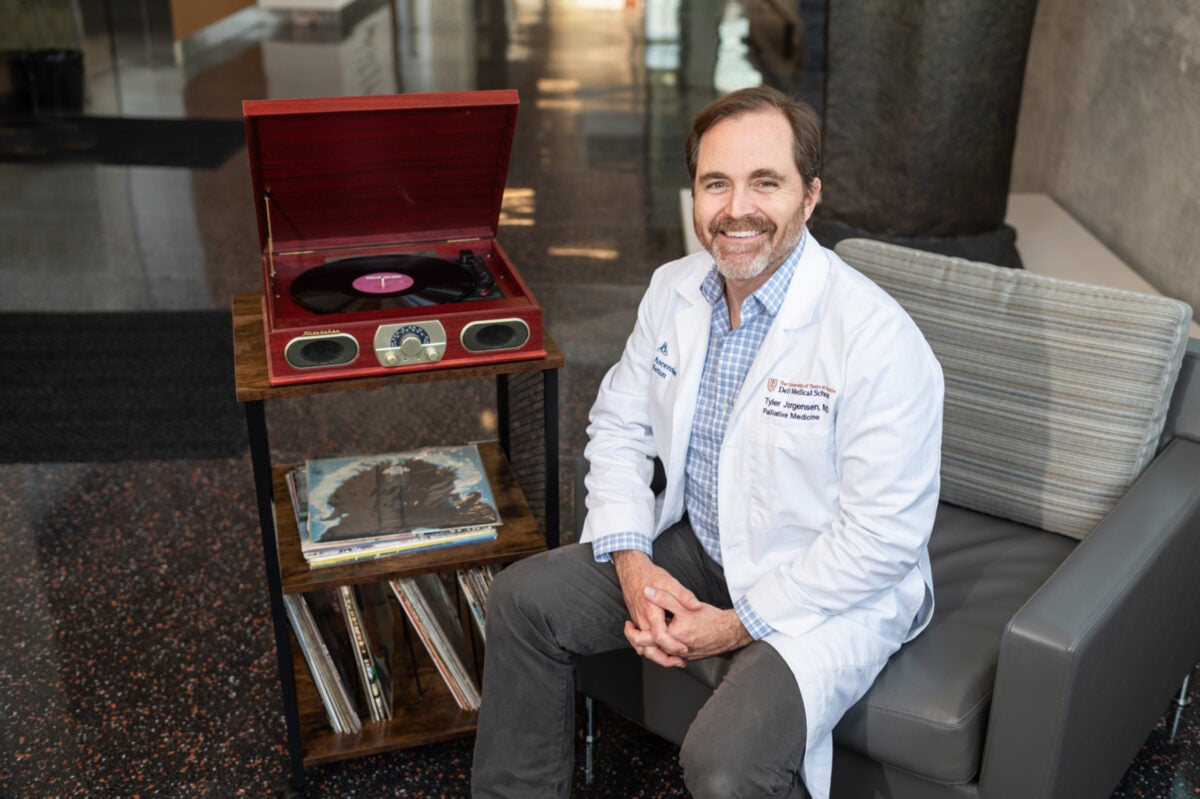 Community vinyl drive brings hundreds of records to Dell Seton patients - UT Social Work