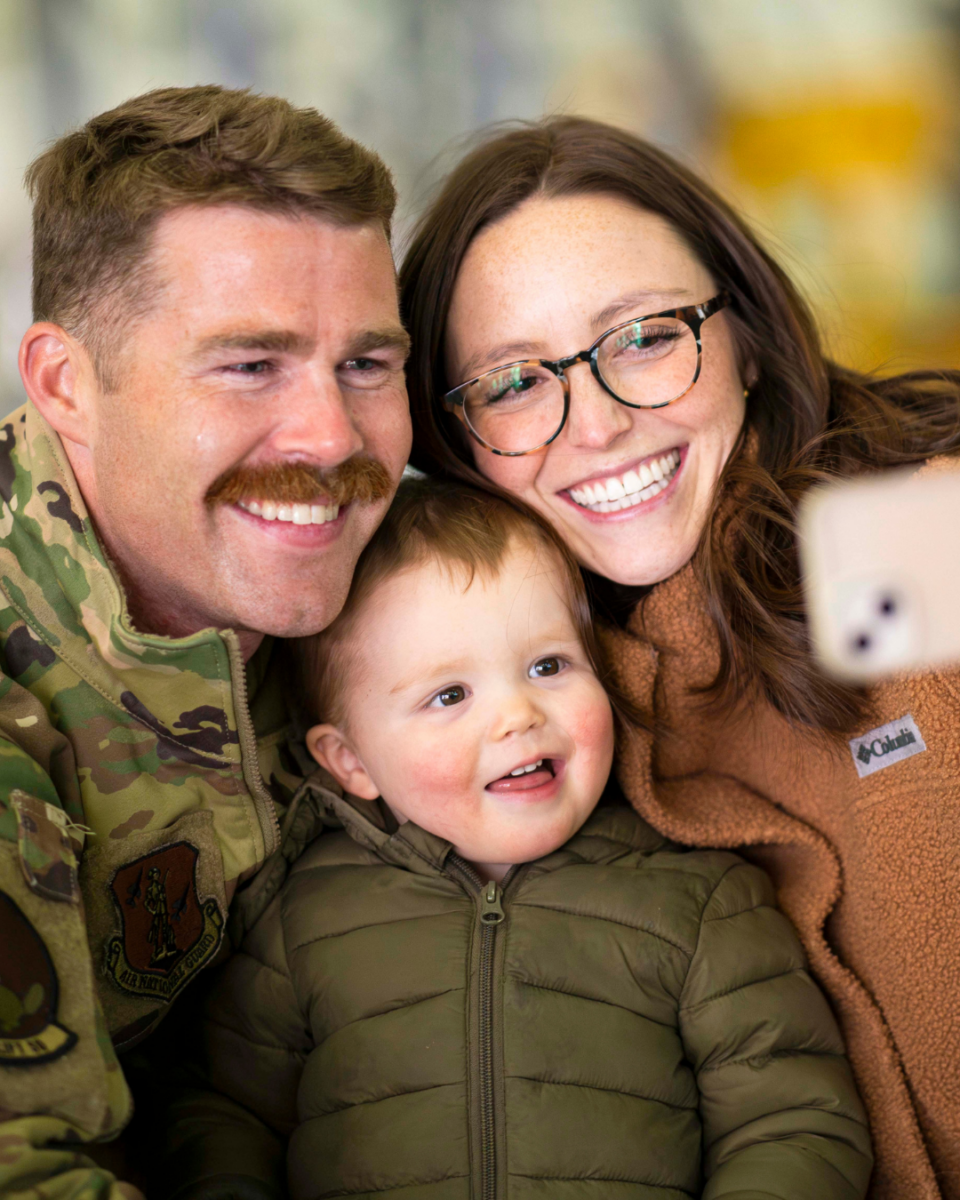 Military spouses face higher rates of depression, anxiety, new survey finds - UT Social Work